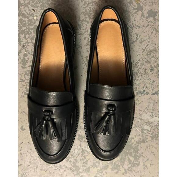 Black loafers size 8 - Picture 3 of 3